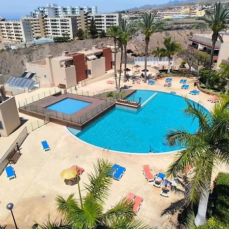 Playa Paraiso Ocean View 아데제